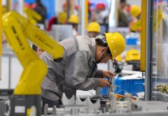 正在人工智能海潮中坐 